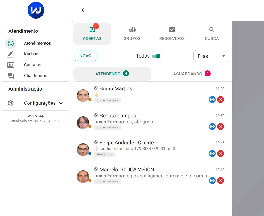 Lista de atendimentos do WE3 Ticket em modo claro, com quatro conversas em atendimento e uma aguardando